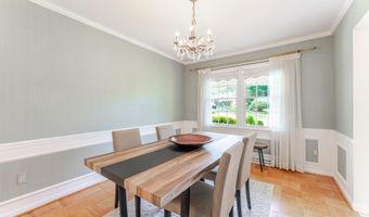 8202 EXCALIBUR Ct, Annandale, VA 22003