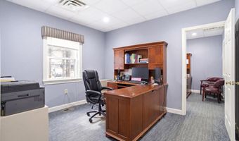 8 Chestnut Dr, Bedford, NH 03110