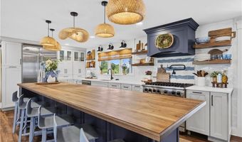9 Dudley Dr, Narragansett, RI 02882