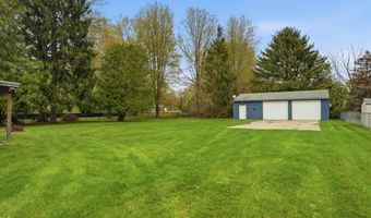 1032 Summer St, Algonac, MI 48001