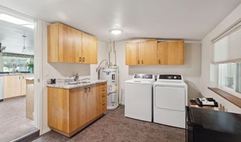 520 Helman St, Ashland, OR 97520