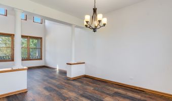 521 Ridgewood Dr, Antioch, IL 60002
