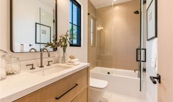 16711 Moorpark St, Encino, CA 91436