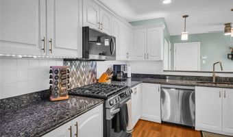 626 Highview Circle Dr, Ballwin, MO 63021