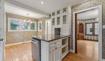 914 Ash St, Baraboo, WI 53913