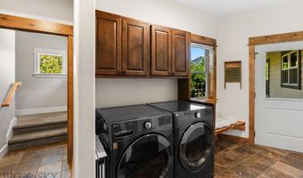 2452 Creekwood Dr, Bozeman, MT 59715