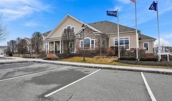 124 Center Meadow Ln 124, Danbury, CT 06810