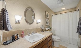 2349 Lakeview Dr, Ames, IA 50010