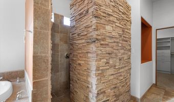 325 Braught Ln, Bosque Farms, NM 87068