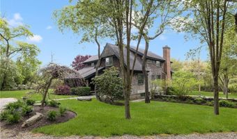 56 Summerfield Ln, Middletown, RI 02842