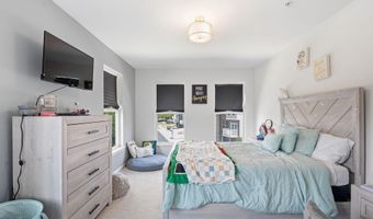 42167 CANARY GRASS Sq, Aldie, VA 20105