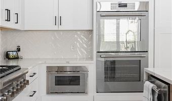 450 Carrs Pond Rd, East Greenwich, RI 02818