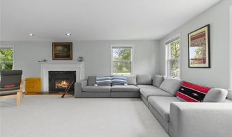 30 Battery Ln, Jamestown, RI 02835