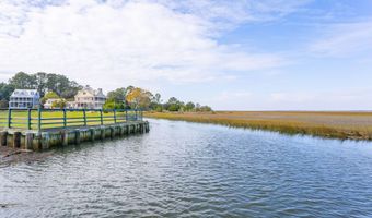 4 Waterbird Dr, Beaufort, SC 29907