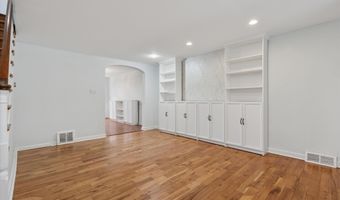 354 DAWSON St, Philadelphia, PA 19128