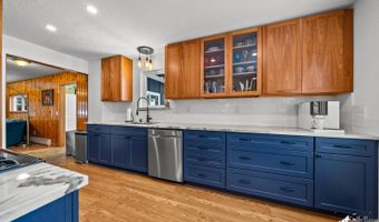 8024 Wisteria St, Anchorage, AK 99502