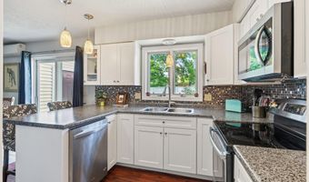 46 Pine Hill Dr, Bath, ME 04530