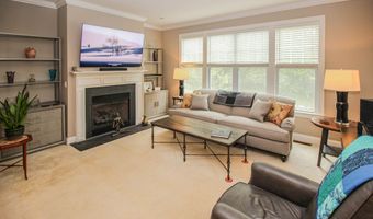 6 Lawrence Ave 6, Danbury, CT 06810