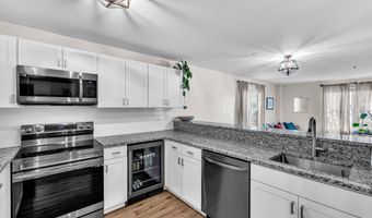 49 Rose St APT 109, Branford, CT 06405