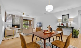 1055 KENSINGTON PARK Dr 205, Altamonte Springs, FL 32714