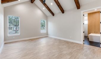 113 Pioneer Trl, Adkins, TX 78101