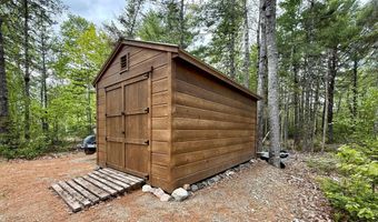 8 Breezy Knoll Ln, Baileyville, ME 04694
