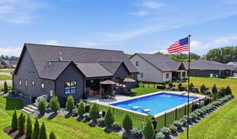 2100 Golfview Dr, Auburn, IN 46706