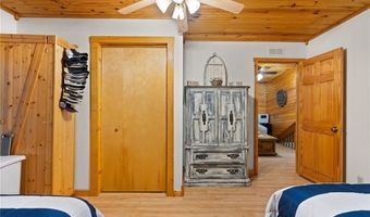 3250 N Shamrock Ln, Birdseye, IN 47513