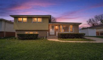 10 N ADAMS Dr, Addison, IL 60101