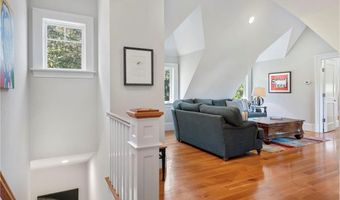 10 Ocean Lawn Ln, Newport, RI 02840