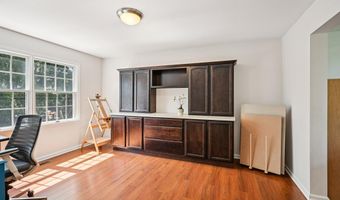 193 WYNDHAM Dr, Allentown, PA 18104