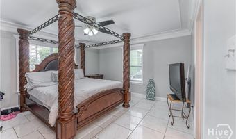 112 W 52nd St, Savannah, GA 31405