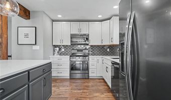 709 Flame Way, Baldwin City, KS 66006