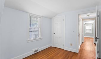 72 Ferry Ln, Barrington, RI 02806