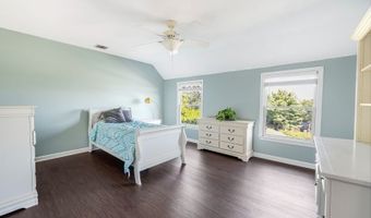 35 Rosenbrook Dr, Bayonne, NJ 07035