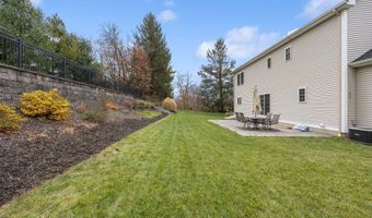 48 Willow St, Cheshire, CT 06410