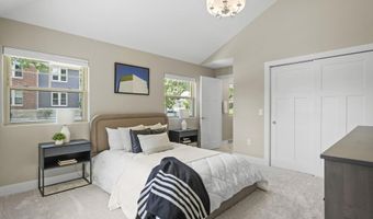 10 Roxbury Rd, Madison, WI 53704