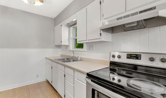 3400 Milton Dr, Alton, IL 62002