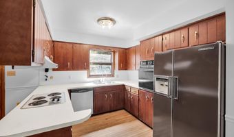 3908 SHORT HILL Dr, Allentown, PA 18104