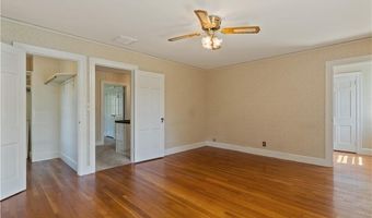 20 Drowne Pkwy, East Providence, RI 02916