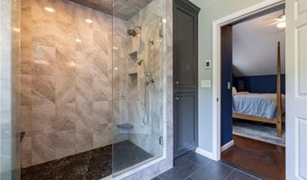 258 Woodridge Dr, North Kingstown, RI 02874