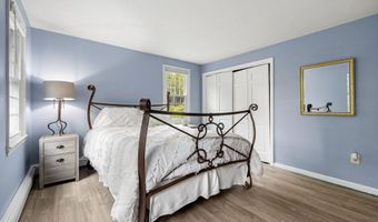 13 Birchwood Cir, Bedford, NH 03110