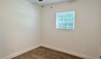 904 S Oak Ridge Dr, Aurora, MO 65605