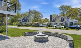 4 Cross Rd, Bourne, MA 02532