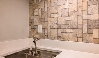 1036 Cummings St 1, Abingdon, VA 24211