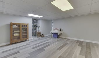 1640 Ridge Hill Ln, Indianapolis, IN 46217