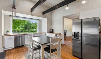 80 Woodbridge Dr, East Greenwich, RI 02818