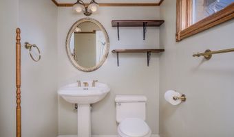 104 Lakewood Dr, Antioch, IL 60002