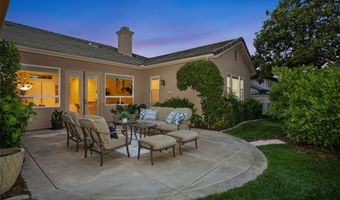 608 Inverlochy Dr, Fallbrook, CA 92028