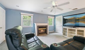 249 Cherry Ln, Airmont, NY 10901